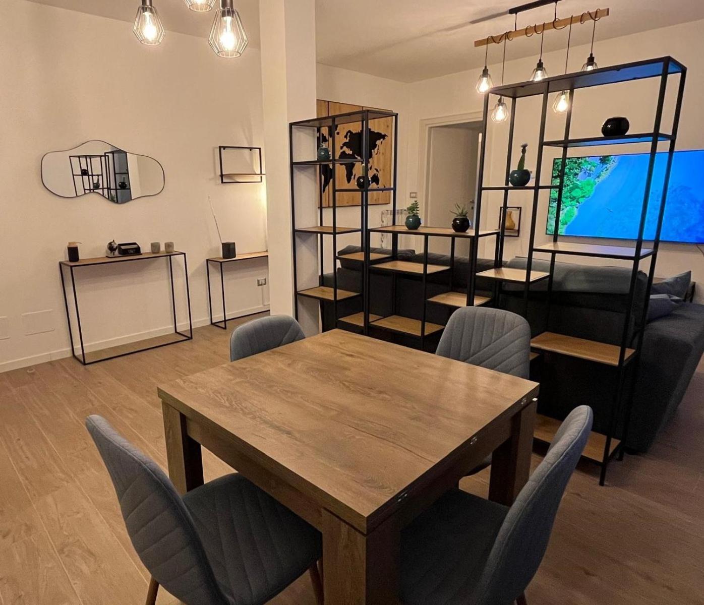 Boutique House La Fenice Piacenza Bagian luar foto